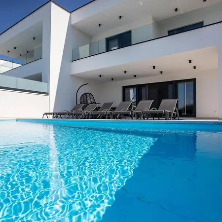 Diva Villa *